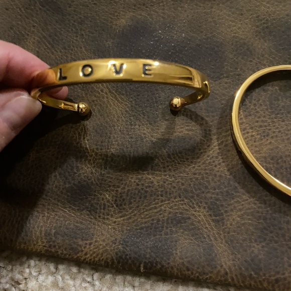 Kinsley Armelle gold love bracelet